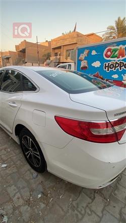 هيونداي أزيرا